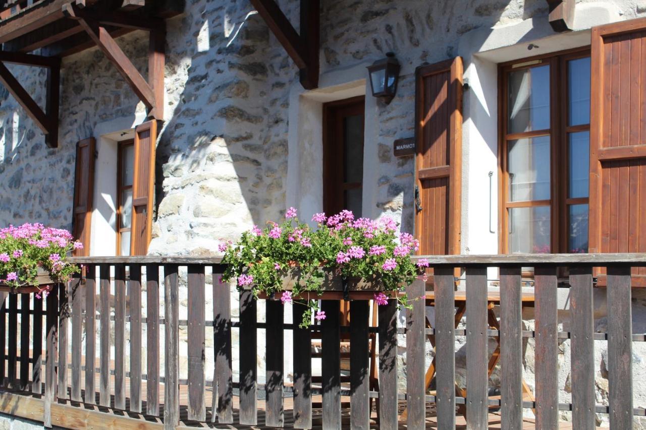 Chalet La Fedora - Appartements De Charme Vaujany Exterior photo